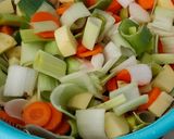 Une image de l'étape 1 de Bouillon de légumes.