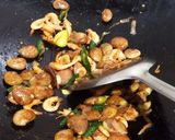 Foto langkah ke 5 dari resep Oseng kacang koro udang asin.