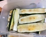 Une image de l'étape 4 de Courgettes grillées aux épices zaatar et piment d’espelette.