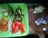 Foto langkah ke 2 dari resep Oseng Cumi Asin pete Cabai Hijau.