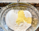 Foto del paso 3 de la receta: Panecillos dulces de maíz