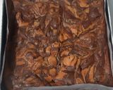 Foto langkah ke 8 dari resep Cheesecake Brownies Simpel anti gagal.