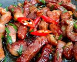 Hình bước làm 1 của món Thịt Rang Cháy Cạnh Cuốn Kim Chi