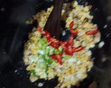 Foto langkah ke 4 dari resep Nasi goreng udang kelor.