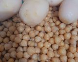 A picture of step 1 of Chana chat.