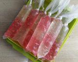Foto langkah ke 7 dari resep Es Ombre Nutrijell Merah Putih.