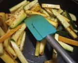 A picture of step 2 of Zucchini and carrot stir fry.