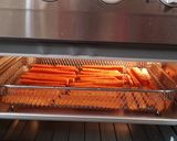 Foto del paso 3 de la receta: Tiras de camote en freidora de aire