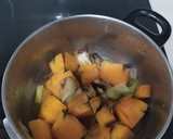 Foto del paso 1 de la receta: Crema de calabaza y puerro