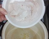Foto del paso 3 de la receta: Tiritas de suprema salteadas al ajo con papas y arvejas