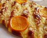 Foto del paso 8 de la receta Coca de Sant Joan 2025 v2: Crema, piñones, naranja confitada y azúcar humedecida en anís