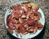 Foto del paso 3 de la receta Corazones de pollo aliñados con patatas fritas
