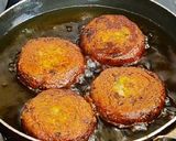 A picture of step 3 of Crispy Aloo Tikki.