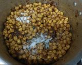A picture of step 10 of Chickpeas Curry.
