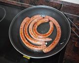 Foto del paso 4 de la receta: Huevos fritos con papas y chistorra método tradicional