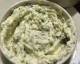 Foto langkah ke 3 dari resep Homemade Garlic Butter.