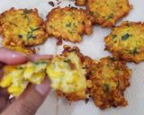 Foto langkah ke 6 dari resep Bakwan Jagung Renyah di Luar, Lembut di Dalam.
