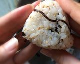 A picture of step 2 of Sea kelp and sesame rice balls(Onigiri).
