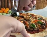 Hình bước làm 8 của món Pizza đế mỏng kiểu Florence (vị nấm)