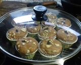 Foto langkah ke 6 dari resep Eggless Muesli Cupcake.