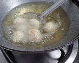 A picture of step 15 of Fried Mawa Modak.
