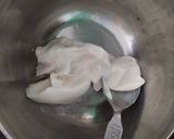 A picture of step 2 of Thousand island dressing pasta salad.