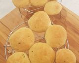 Foto del passaggio 4 della ricetta Focaccine al profumo di erba cipollina