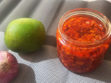 કેરી ડુંગળી નું અથાણું (Keri Dungli Athanu Recipe In Gujarati)