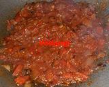 A picture of step 3 of Onion Tomato Maggie.
