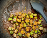 Foto del paso 3 de la receta: Saquitos de bhindi bhaji con un toque ahumado