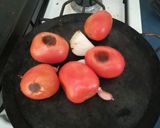Foto del paso 2 de la receta: Tortitas de pollo en salsa de tomates