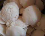 A picture of step 3 of Idli with coconut chutney.