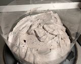 Mascarponés-áfonyás torta csokoládés piskótával recept fázis 9 fotója