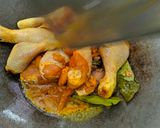 Foto langkah ke 4 dari resep Asem Asem Ayam Simpel.