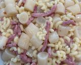 Une image de l'étape 2 de Gratin de pâtes aux salsifis/bacon.