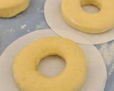 Foto langkah ke 4 dari resep Donat Empuk.