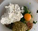 Une image de l'étape 2 de Crêpes façon cannellonis aux boulettes de viande, épinards et fromage.