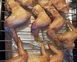 Foto del paso 3 de la receta: Alitas de pollo al grill, tú pones la salsa