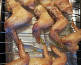 Foto del paso 3 de la receta: Alitas de pollo al grill, tú pones la salsa