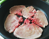 Foto del paso 1 de la receta: Chuletas de lomo de cerdo marinadas con patatas ligeras 🥩