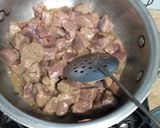 A picture of step 3 of Kaleji karahi.