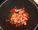 Foto del paso 3 de la receta: Noodles con langostinos al estilo asiático