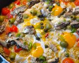 Édesköményes-szardíniás shakshuka főtt rizzsel recept fázis 6 fotója