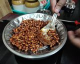 A picture of step 5 of Kadalai Mittai Chikki.