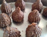 A picture of step 5 of Drinking Chocolate Modak.