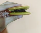 Foto langkah ke 6 dari resep Dorayaki isi nutella simple.