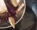 दहीतल्या वांग्याची सात्विक भाजी (dahi wangi bhaji recipe in marathi) रेसिपी स्टेप 1 फोटो