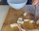 Foto del paso 3 de la receta: Crema de calabaza, langostinos y huevo mollet