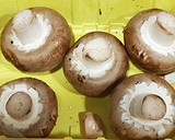 Foto del paso 1 de la receta: Hígado de Conejo encebollado sobre Champiñón Portobello