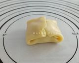 Foto langkah ke 3 dari resep Bolen pisang tanpa korvet kulit bersap rontok.